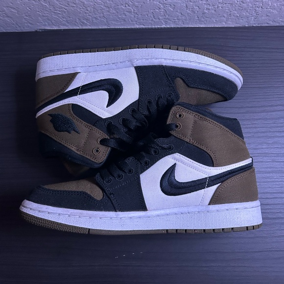 Jordan’s highs “olive toe” - Picture 1 of 4